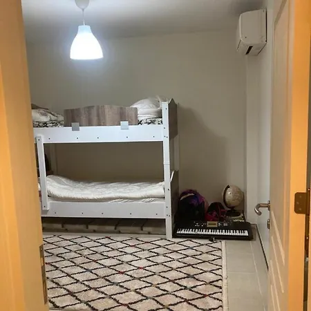 Valla Buanes, Kleopatra Alanya